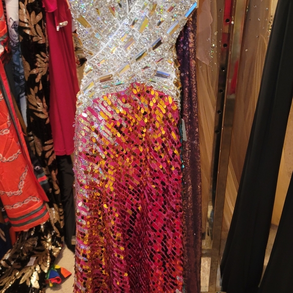 Sequenced Gown - Picture 1 of 3